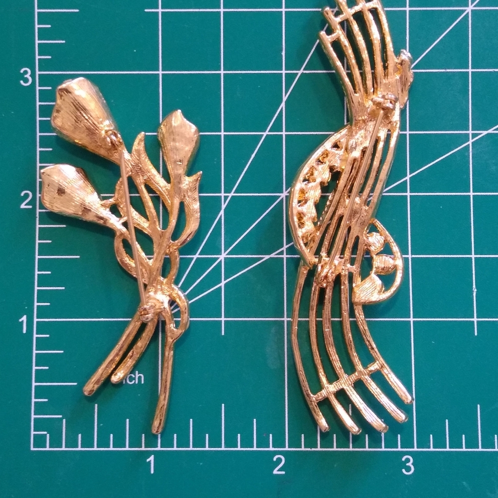 Abstract Design Brooch Set - Picture 2 of 2